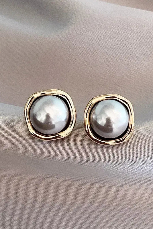 Elegant Black Pearl Earrings with Timeless Grace